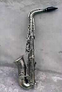 первый саксофон